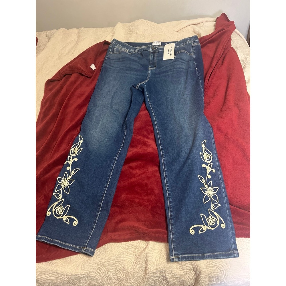 NWOT Lane Bryant Sz 22 Sig. Jeans Dreamfeel Straight Dark Stretch Embroidered